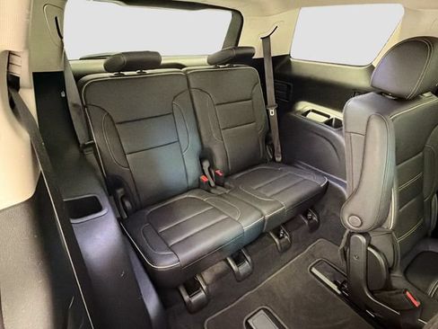 Used 2022 GMC Acadia Denali w/ Denali Ultimate Package FWD image 25