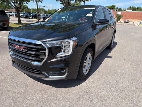 Used 2024 GMC Terrain SLE AWD/4WD image 14
