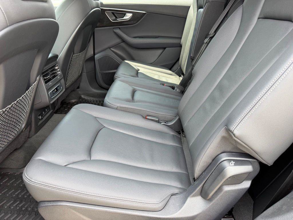 Used 2025 Audi Q7 2.0T Premium Plus AWD/4WD image 11