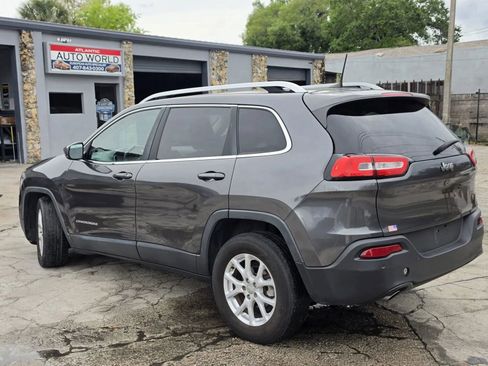 Used 2017 Jeep Cherokee Latitude w/ Safety/Convenience Group FWD image 6