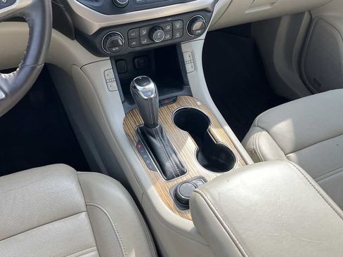 Used 2017 GMC Acadia Denali w/ Technology Package AWD/4WD image 18