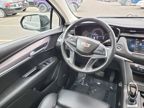 Used 2017 Cadillac XT5 Luxury w/ Driver Awareness Package image 8