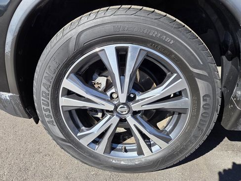 Used 2017 Nissan Rogue SL w/ SL Premium Package image 9