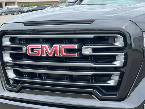 Used 2022 GMC Sierra 1500 AT4 w/ AT4 Preferred Package AWD/4WD image 56