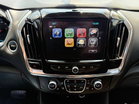Used 2018 Chevrolet Traverse LT FWD image 16