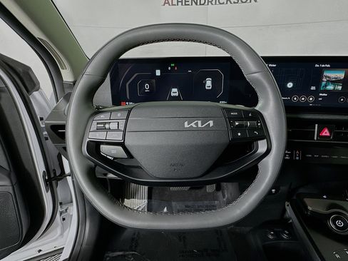 Used 2025 Kia EV6 Light image 15