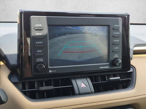 Used 2022 Toyota RAV4 LE FWD image 7