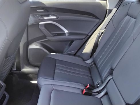 New 2025 Audi Q5 Premium Plus image 17