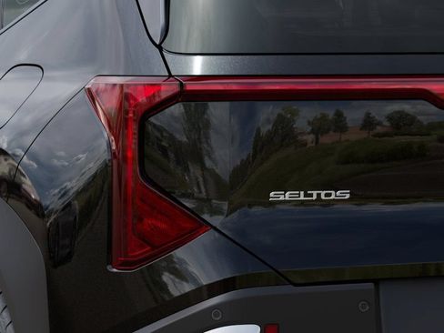 New 2027 Kia Seltos LX FWD image 15