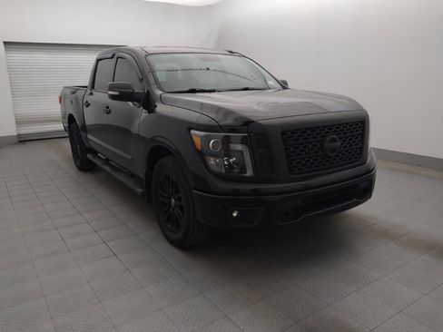 Used 2018 Nissan Titan SV w/ SV Convenience Package image 13