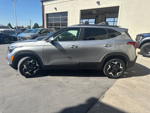 Used 2025 Kia Seltos EX w/ EX Sunroof Package AWD/4WD image 5