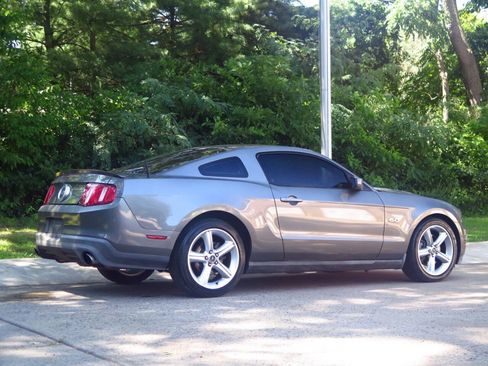 Used 2011 Ford Mustang GT Premium RWD image 4