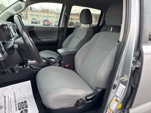 Used 2019 Toyota Tacoma SR5 image 11
