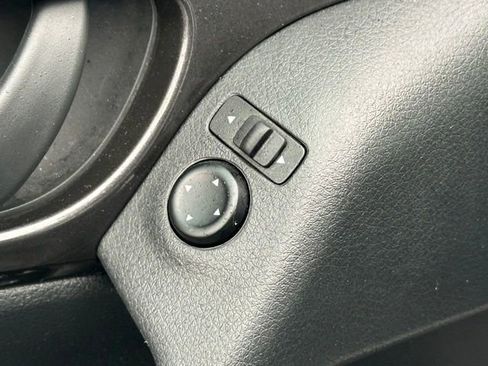 Used 2020 Nissan Rogue S FWD image 22