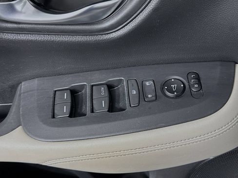Certified 2024 Honda HR-V LX image 23