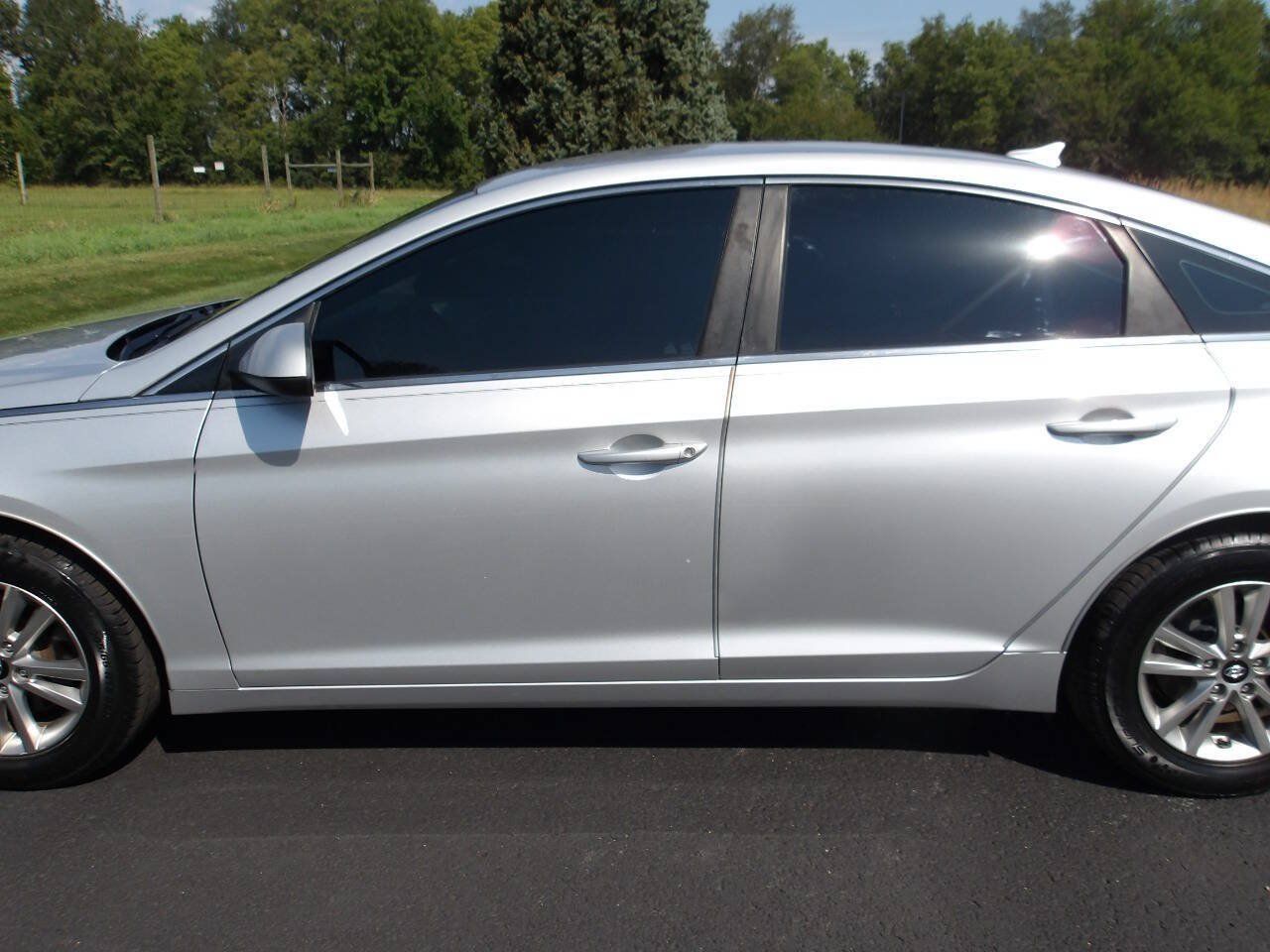 Used 2015 Hyundai Sonata SE w/ Option Group 02 FWD image 33