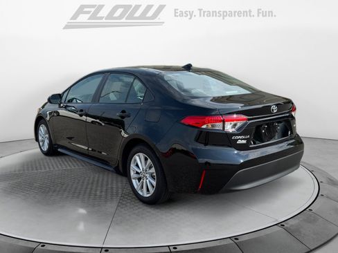Used 2026 Toyota Corolla LE w/ LE Premium Package FWD image 5