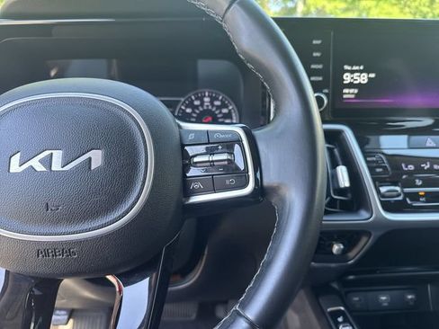 Used 2022 Kia Sorento S w/ Panoramic Sunroof Package FWD image 18