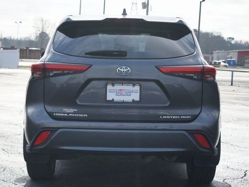Used 2020 Toyota Highlander Limited image 3