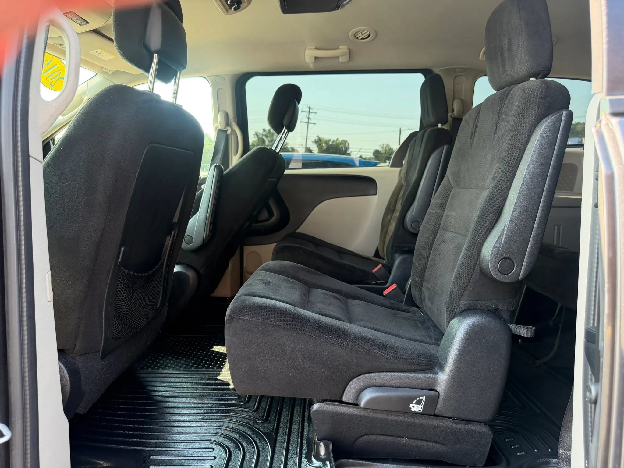Used 2016 Dodge Grand Caravan SXT FWD image 18