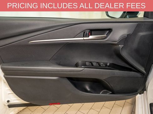 Used 2025 Toyota Camry SE FWD image 11