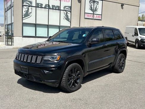 Used 2022 Jeep Grand Cherokee Laredo X AWD/4WD image 12