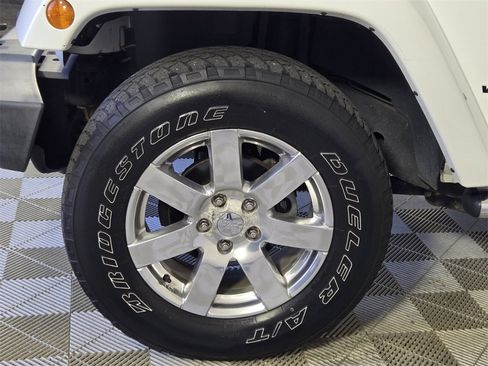 Used 2014 Jeep Wrangler Unlimited Sahara w/ Dual Top Group image 5