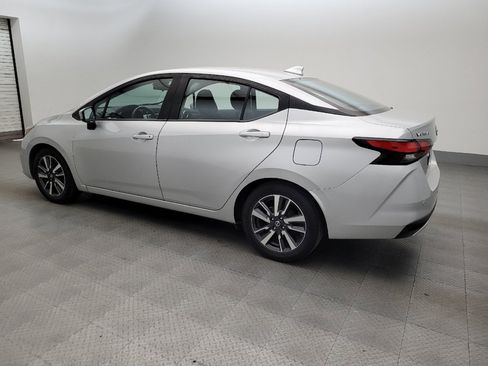 Used 2021 Nissan Versa SV FWD image 3