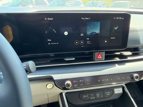 New 2026 Kia Carnival EX FWD image 17