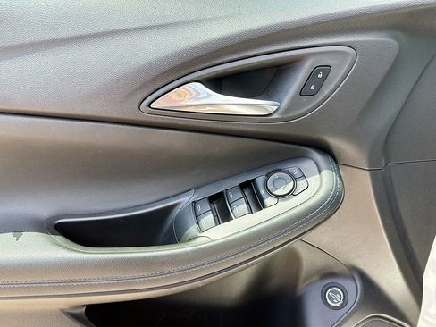 Used 2025 Buick Encore GX Sport Touring w/ Advanced Technology Package FWD image 9