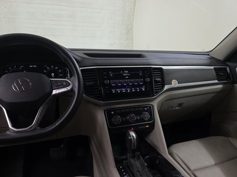 Used 2023 Volkswagen Atlas SE w/ Panoramic Sunroof Package image 6