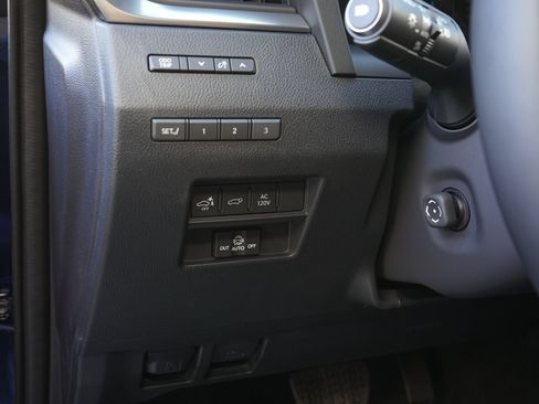 Used 2026 Lexus GX 550 w/ Cold Area Package AWD/4WD image 23