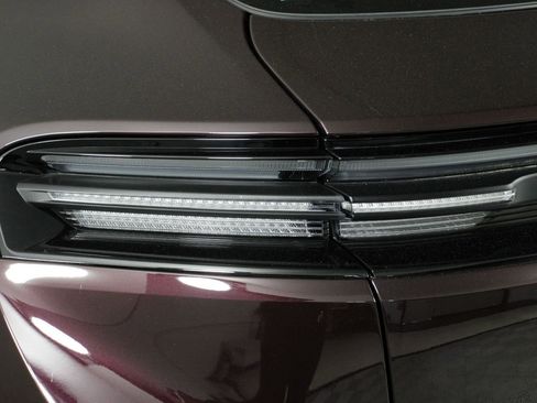 Certified 2025 Porsche Macan Electric RWD image 21