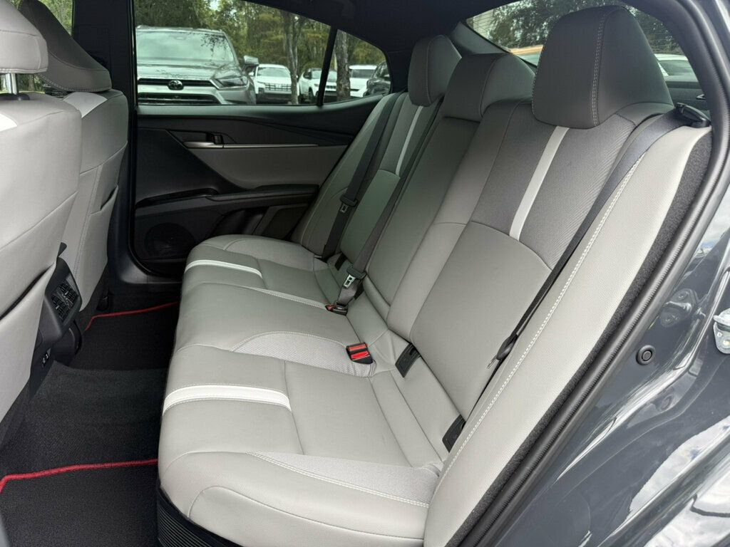 Used 2026 Toyota Camry SE FWD image 7