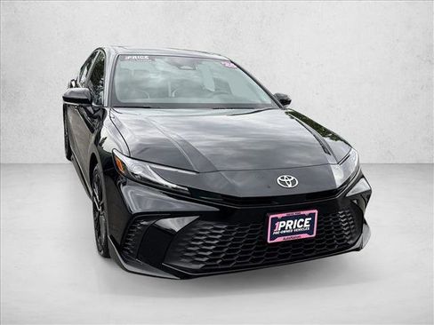 Used 2026 Toyota Camry SE w/ Multimedia Upgrade Package AWD/4WD image 3