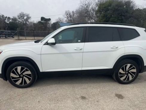 Used 2024 Volkswagen Atlas SE image 5