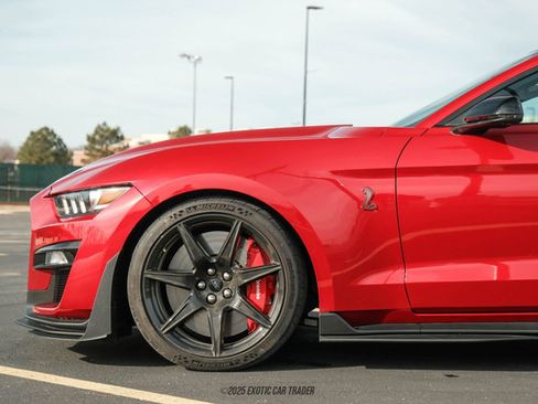 Used 2020 Ford Mustang Shelby GT500 w/ Carbon Fiber Track Pack image 4