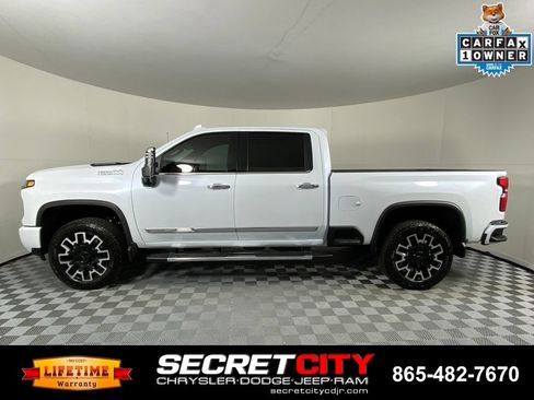 Used 2026 Chevrolet Silverado 2500 High Country w/ High Country Premium Package AWD/4WD image 4