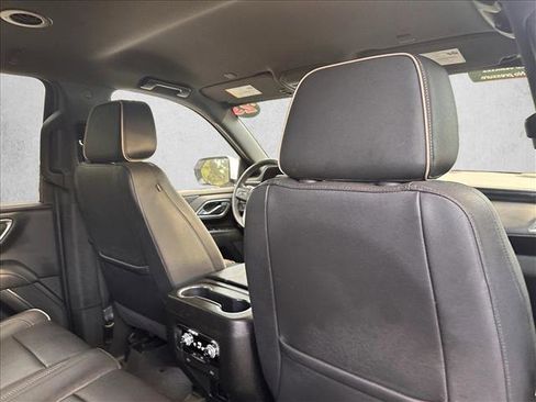 Used 2023 GMC Yukon XL SLT image 29