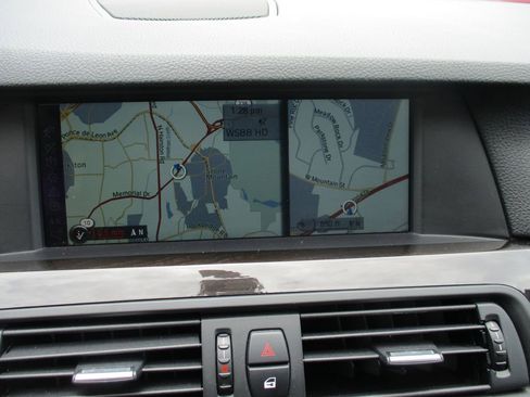 Used 2011 BMW 550i Sedan image 14