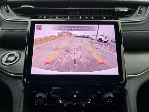 New 2025 Jeep Grand Cherokee Limited image 22