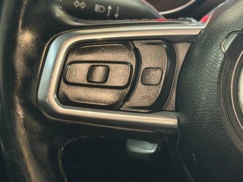 Used 2021 Jeep Wrangler Unlimited Sahara AWD/4WD image 17