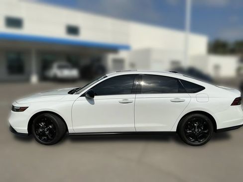 Certified 2025 Honda Accord SE image 2