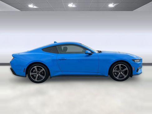 Used 2024 Ford Mustang Coupe RWD image 8