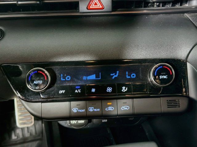 Used 2025 Hyundai Elantra Sport FWD image 19