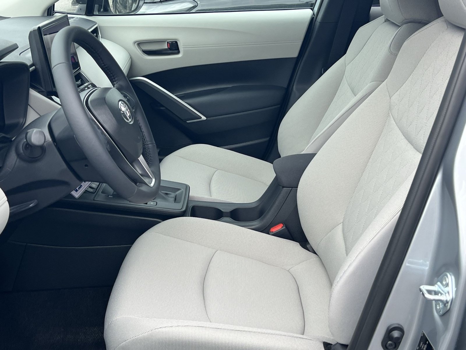 New 2026 Toyota Corolla Cross LE w/ Moonroof Package AWD/4WD image 7