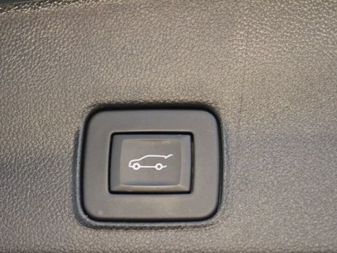 Used 2023 Chevrolet TrailBlazer RS w/ Sun and Liftgate Package AWD/4WD image 16
