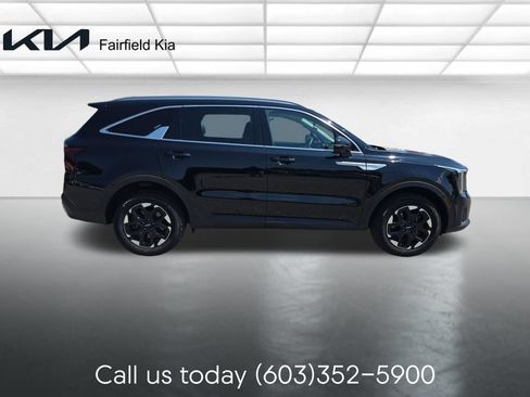 Certified 2025 Kia Sorento S w/ Panoramic Sunroof Package AWD/4WD image 6