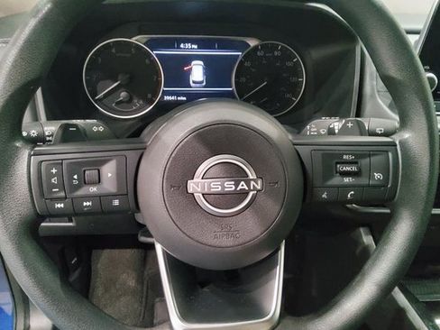 Used 2023 Nissan Rogue S image 26