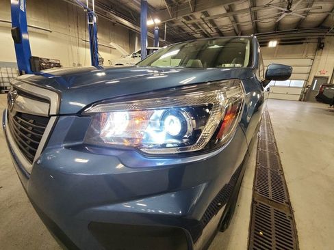 Used 2019 Subaru Forester Premium AWD/4WD image 30